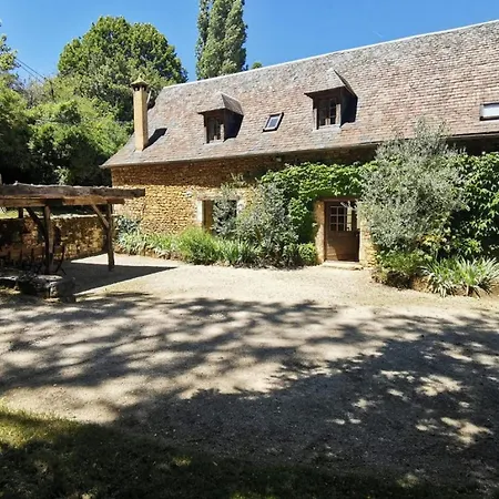 Maison Spacieuse, Animaux Acceptes - 9 Pers. - Api-1-52-2326 * Saint-Amand-de-Coly